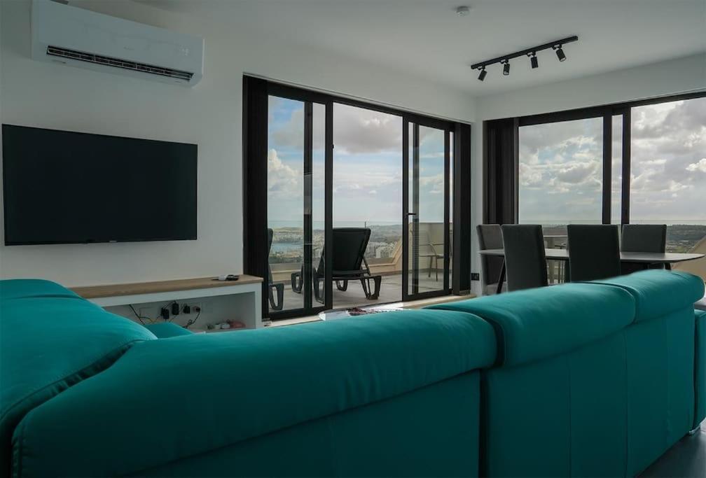 Lux Sea&Country Views With Pool Apartment Mellieha Bagian luar foto